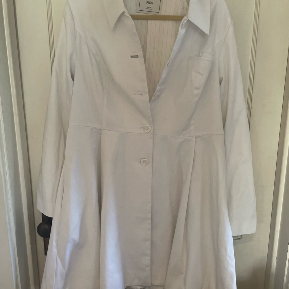 FIGS XL Flare Lab Coat